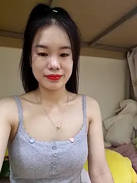 Baby-ladytits2025 online show from September 18, 2025, 3:37 pm