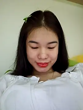 Baby-ladytits2025 online show from October 28, 2025, 3:51 am