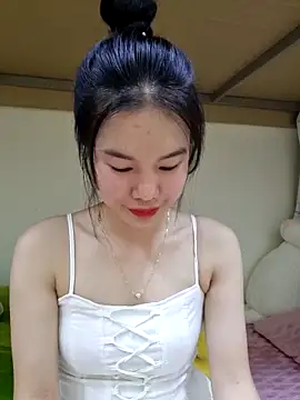 Baby-ladytits2025 online show from September 22, 2025, 3:40 pm