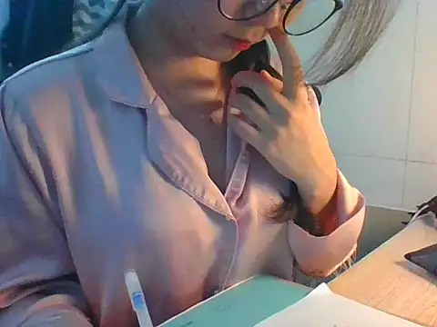 Snapshot of Linzly chatting on November 8, 2025, 2:37 am Linzly online show from November 8, 2025, 2:37 am