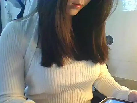 Snapshot of Linzly chatting on December 1, 2025, 2:45 am Linzly online show from December 1, 2025, 2:45 am