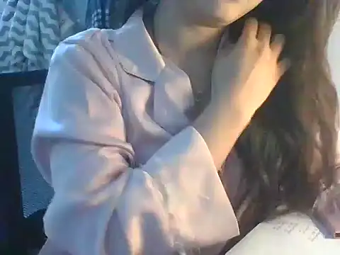 Snapshot of Linzly chatting on October 23, 2025, 5:11 pm Linzly online show from October 23, 2025, 5:11 pm