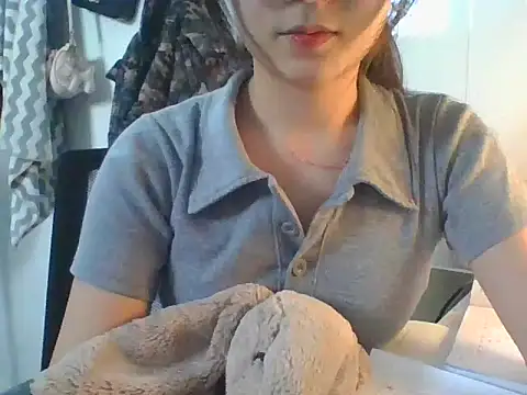 Snapshot of Linzly chatting on October 12, 2025, 2:57 am Linzly online show from October 12, 2025, 2:57 am