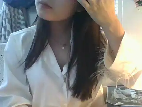 Snapshot of Linzly chatting on January 7, 2026, 2:27 am Linzly online show from January 7, 2026, 2:27 am