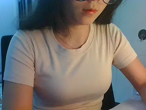 Snapshot of Linzly chatting on November 10, 2025, 2:49 am Linzly online show from November 10, 2025, 2:49 am