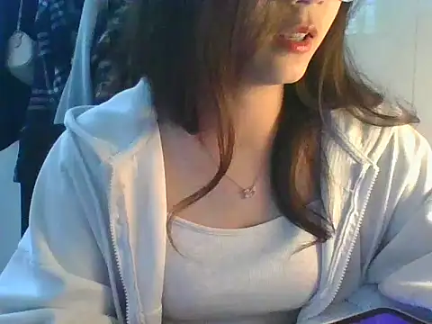 Snapshot of Linzly chatting on November 1, 2025, 2:40 am Linzly online show from November 1, 2025, 2:40 am