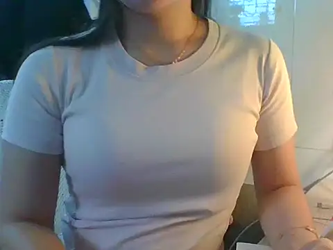 Snapshot of Linzly chatting on December 19, 2025, 2:59 am Linzly online show from December 19, 2025, 2:59 am