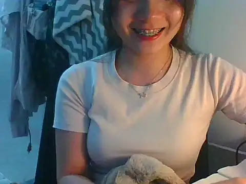 Snapshot of Linzly chatting on September 13, 2025, 4:29 pm Linzly online show from September 13, 2025, 4:29 pm