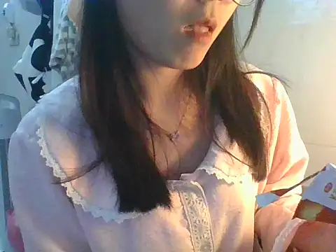 Snapshot of Linzly chatting on November 22, 2025, 9:30 am Linzly online show from November 22, 2025, 9:30 am