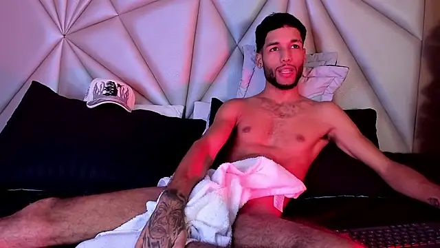 Thiagoferreti online show from April 9, 2026, 6:19 am