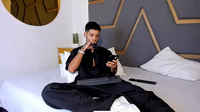 Thiagoferreti online show from February 24, 2026, 3:51 am