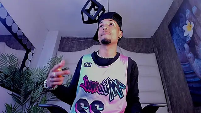 Thiagoferreti online show from November 11, 2025, 7:52 pm