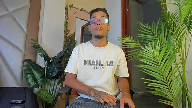 Thiagoferreti online show from February 13, 2026, 3:28 am