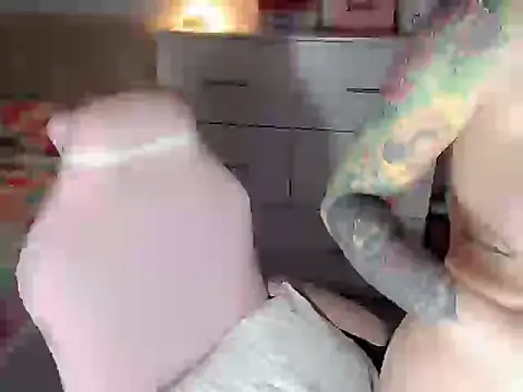 Snapshot of urbaby_monica chatting on November 6, 2025, 2:37 am urbaby monica online show from November 6, 2025, 2:37 am