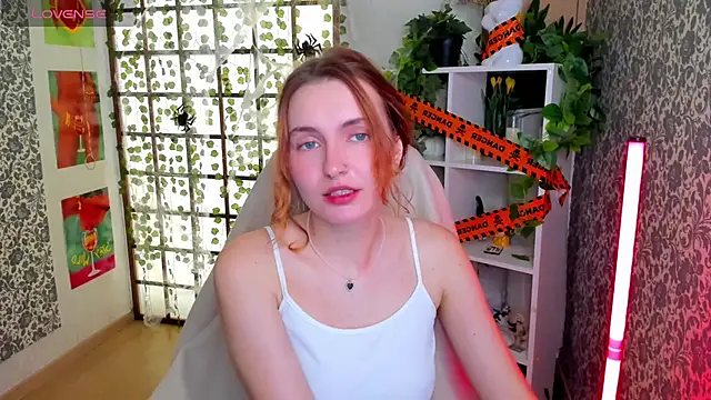 Snapshot of Elis_Cherry chatting on November 6, 2025, 2:04 am Elis Cherry online show from November 6, 2025, 2:04 am