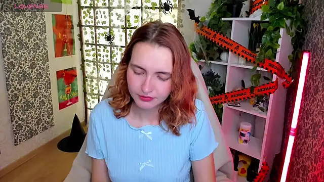 Snapshot of Elis_Cherry chatting on November 3, 2025, 2:06 am Elis Cherry online show from November 3, 2025, 2:06 am