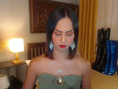 Snapshot of Nathalieheartt chatting on October 5, 2025, 1:40 am Nathalieheartt online show from October 5, 2025, 1:40 am
