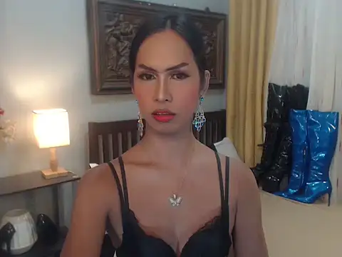 Nathalieheartt online show from November 13, 2025, 2:59 am