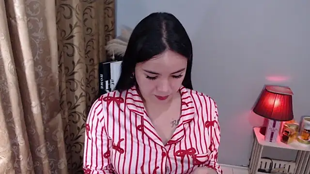 Snapshot of wild_flowerx chatting on December 14, 2025, 8:36 pm wild flowerx online show from December 14, 2025, 8:36 pm