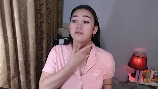 Snapshot of wild_flowerx chatting on December 17, 2025, 11:26 am wild flowerx online show from December 17, 2025, 11:26 am