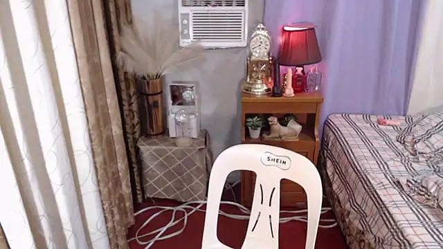 Snapshot of wild_flowerx chatting on November 17, 2025, 9:19 pm wild flowerx online show from November 17, 2025, 9:19 pm