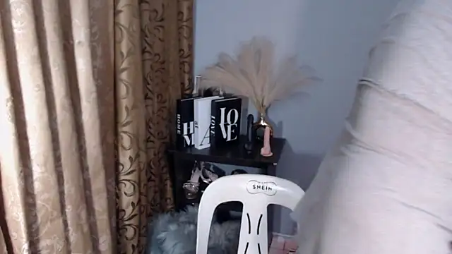 Snapshot of wild_flowerx chatting on December 4, 2025, 5:56 pm wild flowerx online show from December 4, 2025, 5:56 pm