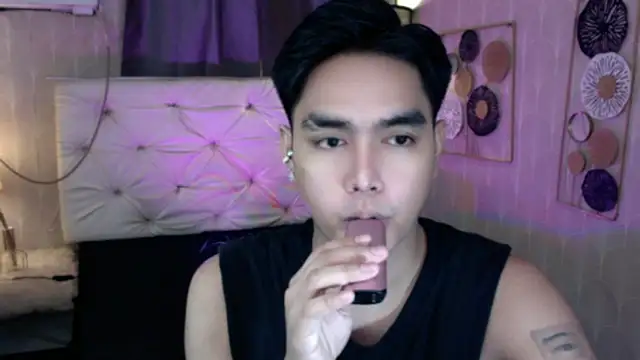 JakeXolsen online show from October 31, 2025, 9:32 pm