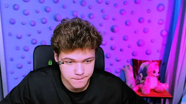 Snapshot of lucas_long_ chatting on December 4, 2025, 9:41 am lucas long online show from December 4, 2025, 9:41 am