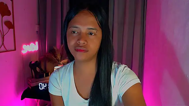 Lorainnelustts online show from February 7, 2026, 5:15 am