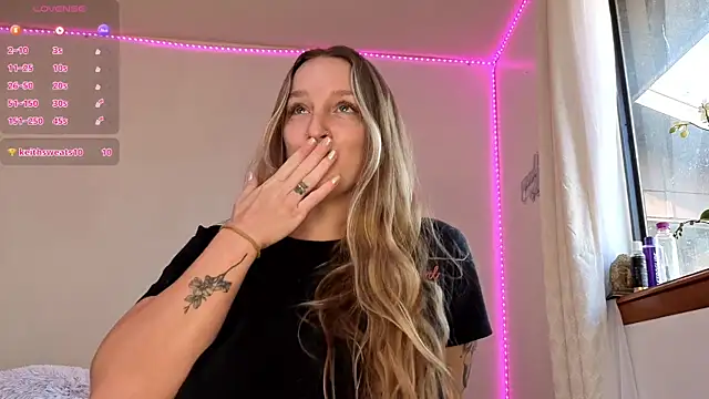 dustbunni0414 online show from January 16, 2026, 3:38 pm