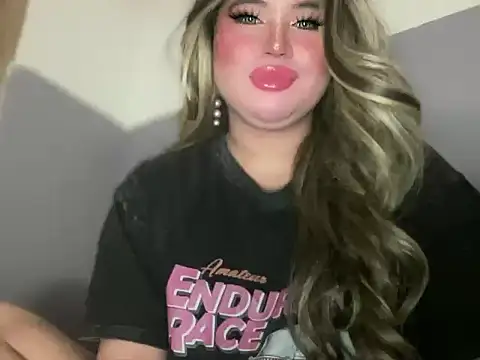 Snapshot of Naughtyrosecum chatting on September 24, 2025, 7:15 am Naughtyrosecum online show from September 24, 2025, 7:15 am