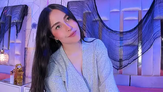 Snapshot of HannaCollins_ chatting on December 2, 2025, 1:02 pm HannaCollins online show from December 2, 2025, 1:02 pm