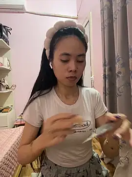 Snapshot of Dau-Tayy chatting on October 26, 2025, 2:28 pm Dau-Tayy online show from October 26, 2025, 2:28 pm