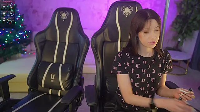 Snapshot of Selena_Glow chatting on December 21, 2025, 7:48 pm Selena Glow online show from December 21, 2025, 7:48 pm