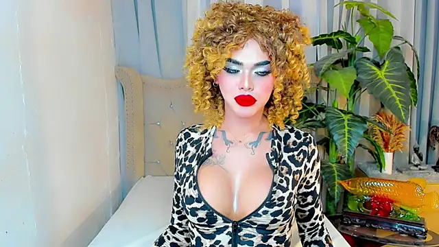 MochaliciousTransOnTop online show from February 24, 2026, 3:40 am