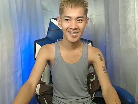 Snapshot of riks_tyler chatting on October 29, 2025, 5:01 pm riks tyler online show from October 29, 2025, 5:01 pm