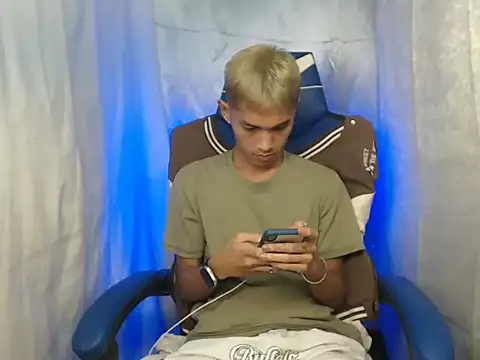 Snapshot of riks_tyler chatting on October 26, 2025, 4:07 pm riks tyler online show from October 26, 2025, 4:07 pm