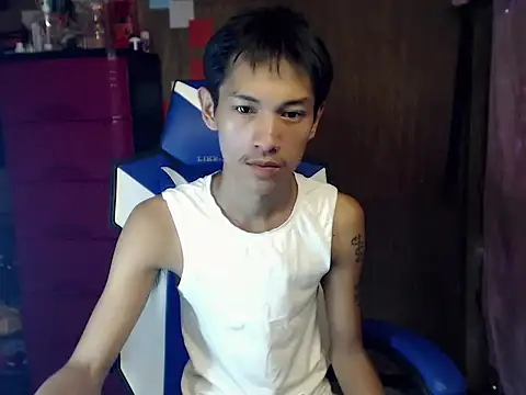 Snapshot of riks_tyler chatting on July 18, 2026, 7:39 am riks tyler online show from July 18, 2026, 7:39 am