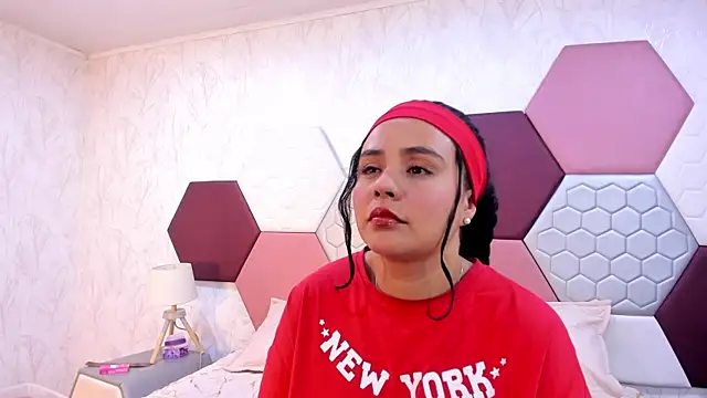 Snapshot of ArielleWilde chatting on November 25, 2025, 2:56 am ArielleWilde online show from November 25, 2025, 2:56 am