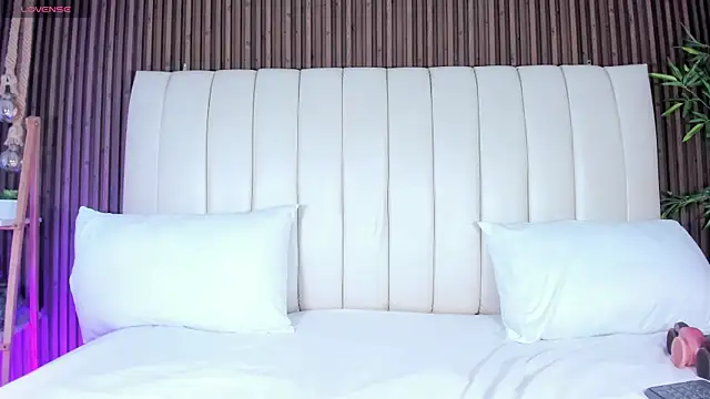 Snapshot of SandraMilerr chatting on November 15, 2025, 4:16 am SandraMilerr online show from November 15, 2025, 4:16 am