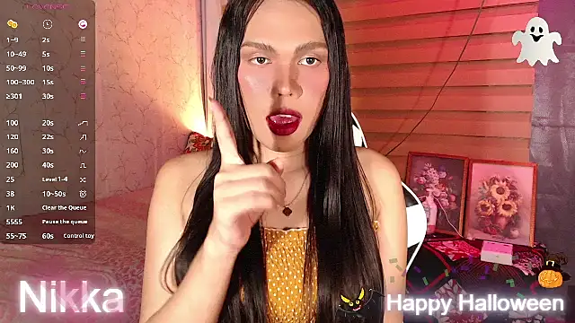 TssluttyNikka online show from November 1, 2025, 2:44 pm