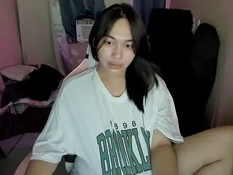 Snapshot of Seductive_lorie chatting on June 19, 2026, 5:30 pm Seductive lorie online show from June 19, 2026, 5:30 pm