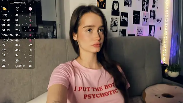 lovelyalivia online show from December 21, 2025, 9:22 am