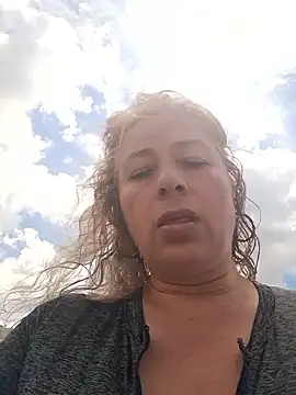 Snapshot of sofiacurvy_45 chatting on December 3, 2025, 4:17 pm sofiacurvy 45 online show from December 3, 2025, 4:17 pm