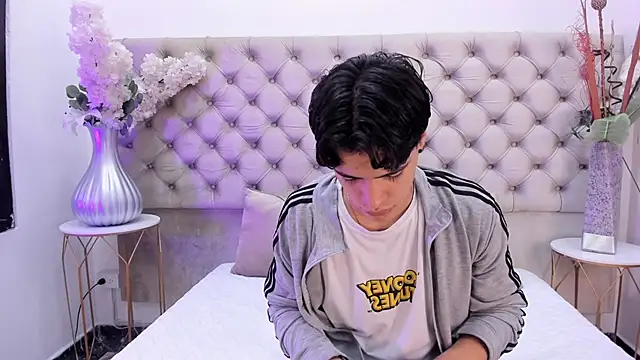 Snapshot of BenitoSaenz chatting on November 26, 2025, 11:54 am BenitoSaenz online show from November 26, 2025, 11:54 am