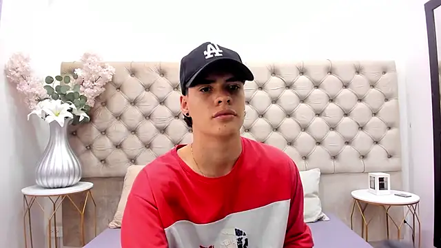 Snapshot of BenitoSaenz chatting on October 30, 2025, 11:52 am BenitoSaenz online show from October 30, 2025, 11:52 am