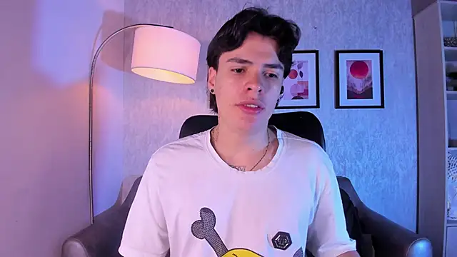 Snapshot of BenitoSaenz chatting on December 1, 2025, 12:17 pm BenitoSaenz online show from December 1, 2025, 12:17 pm