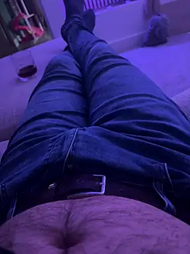 leroy9501 online show from April 12, 2026, 12:03 am