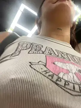 Snapshot of Kaily_Sweet16 chatting on September 11, 2025, 8:20 pm Kaily Sweet16 online show from September 11, 2025, 8:20 pm