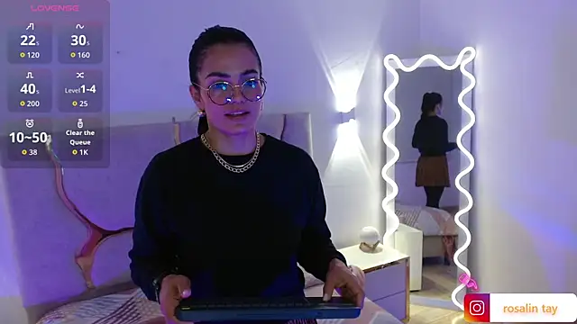 Snapshot of Rosalind_tay chatting on December 5, 2025, 11:09 am Rosalind tay online show from December 5, 2025, 11:09 am